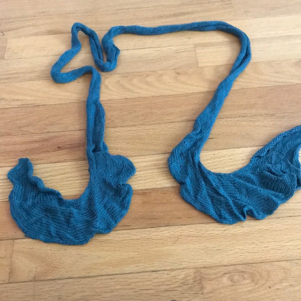 An aesthetic hand loomed scarf
